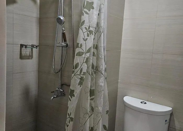 Shore 1 And 2 Residences Moa - The Executive