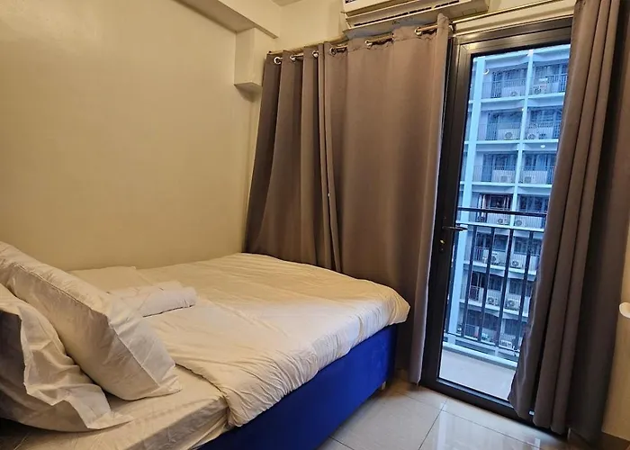 Shore 1 And 2 Residences Moa - The Executive *